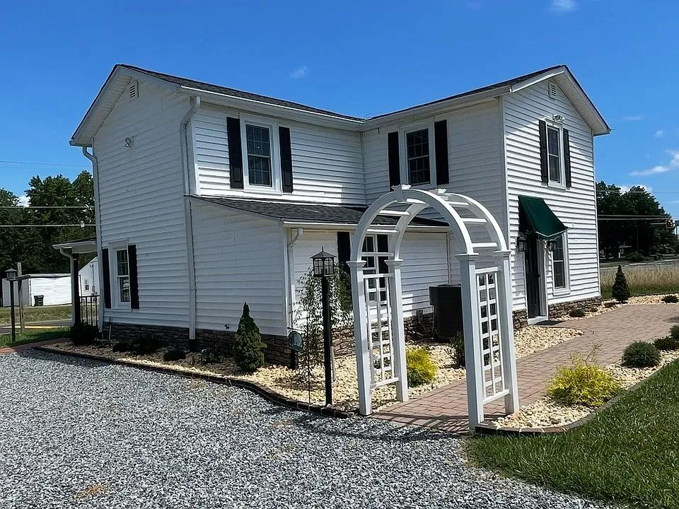 Renovated Colonial on Old Plank Road